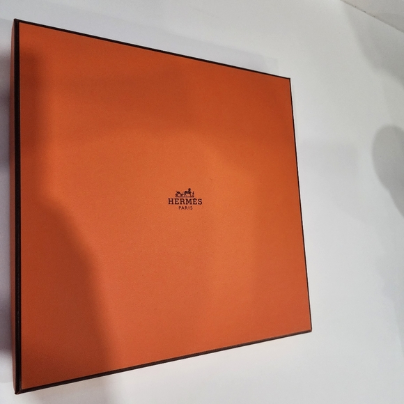 NWOT Rare 2024 Pink Saut Hermès Cavalier en Formes Silk Scarf 90 - Picture 13 of 15